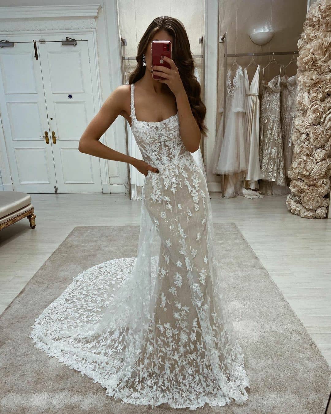 Na naszej WYPRZEDAŻY znajdziecie prawdziwe perełki ⚪ tak jak ta zjawiskowa suknia z kolekcji MARTINA LIANA, model ML1330 
Suknia jest jeszcze dostępna! 😍
▪︎ Rozmiar 38
▪︎ Kolor: Ivory / Honey (tak jak na zdjęciu)
W cenie wyprzedażowej dostępna tylko 1 sztuka!
.
.
.
Reg. @eleganzasposa_
.
.
.
.
.
#weddingdress #weddinggown #bride #bridal #laceweddingdress #sale #saletime #wyprzedaz #slub #wesele #wesele2022 #pannamloda #pannamłoda #suknieślubne #sukniaslubna #sukniaślubna #luxurywedding
#slubneinspiracje #weddinginspo #planowaniewesela  #bridalfashion #bridallook #slubnastylizacja